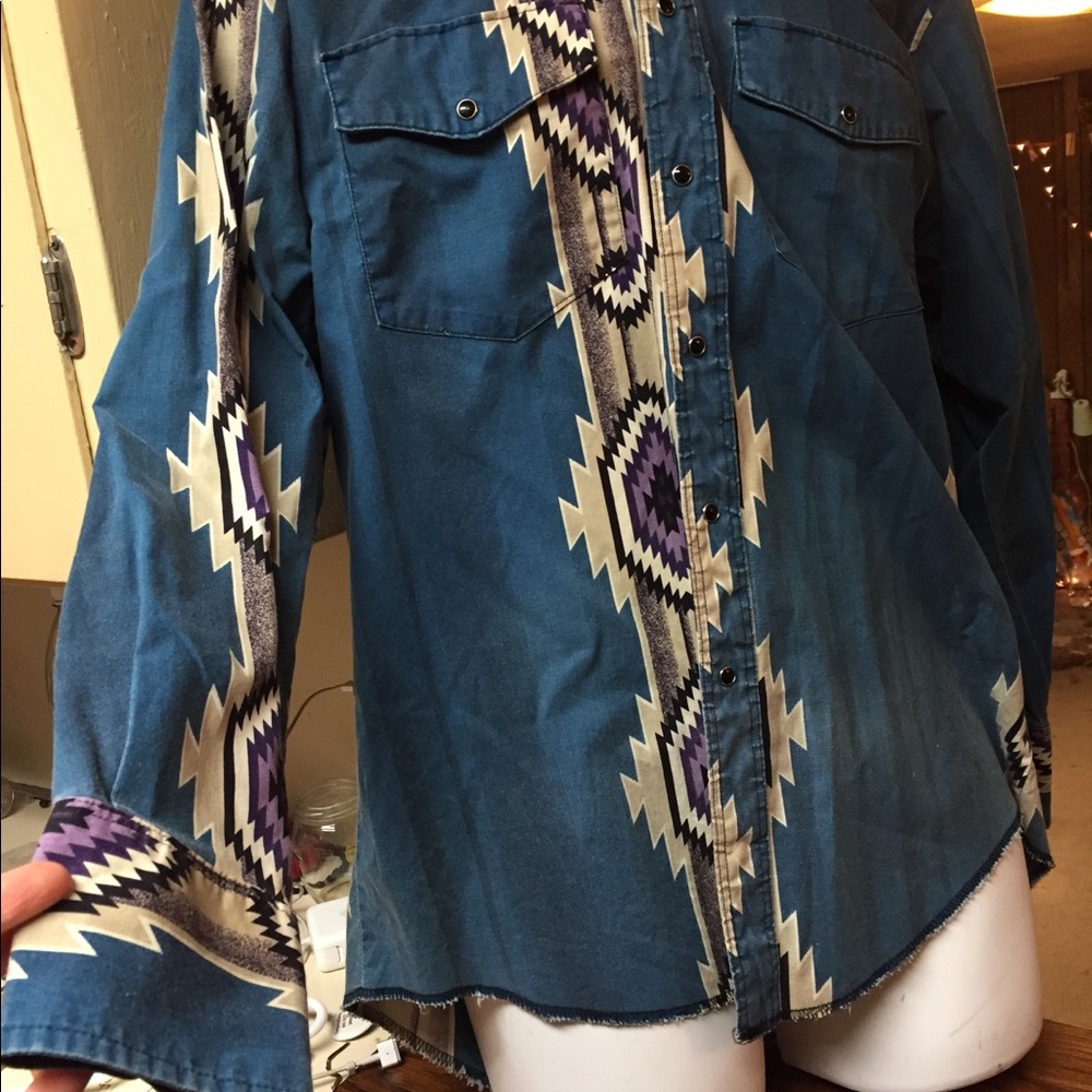 Wrangler Long Tail Button Up